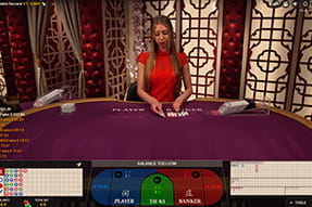 Das Bild zeigt die Dealerin beim Baccarat No Commission.