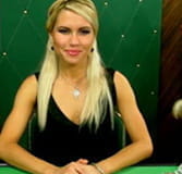 Charlene ist Croupier im hauseigenen BetVictor Live Casino