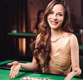 Die Live-Dealerin Tatjana von Evolution Gaming.