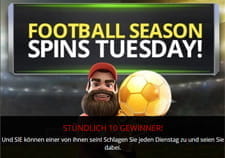 Abgebildet ist ein Banner, das mit einem Fußball den Footbal Season Freispiel Dienstag bewirbt.