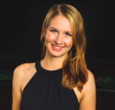 Rebekka ist eine der Live Croupiers an den InterCasino Roulette Tischen